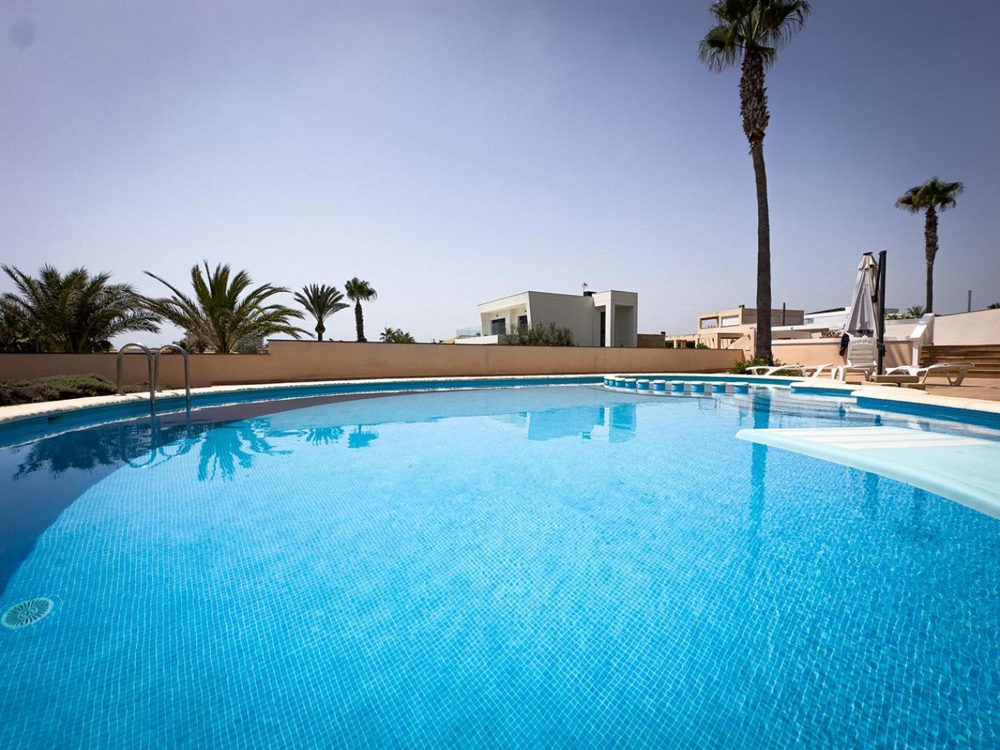 אוריהואלה Frontline Beach Villa Playa Flamenca מראה חיצוני תמונה